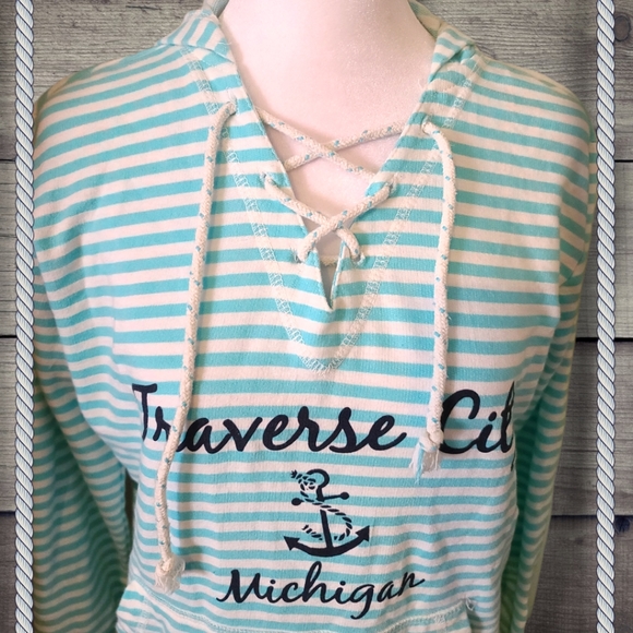 Vineyard Crew Traverse City Michigan Striped Nautical Hoodie Size Medium - Picture 2 of 8
